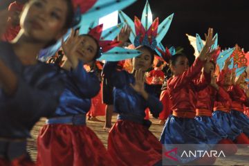 Tarian kolosal buka Festival Danau Poso 2022