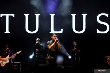 Tulus hibur penggemarnya di Konser Live Project