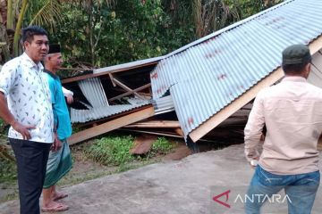 Evakuasi korban banjir, Wabup Merangin turun langsung ke genangan