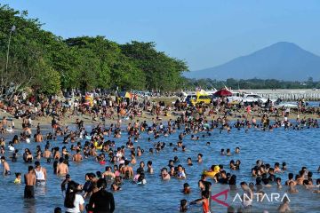 Hari Banyu Pinaruh di Pantai Sanur