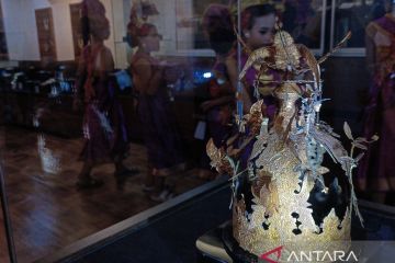 Pameran bersama Sumbar-Yogya pamerkan perhiasan penganten Minang