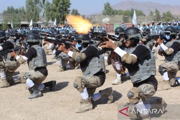 Polisi muda Afghanistan ikuti prosesi kelulusan