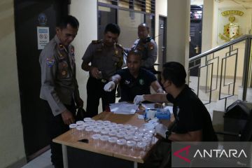 Polsektro Setiabudi adakan tes urine saat deklarasi Anti Narkoba