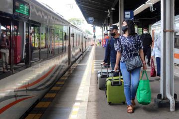 KAI Cirebon: Vaksin penguat dan penggunaan masker masih berlaku