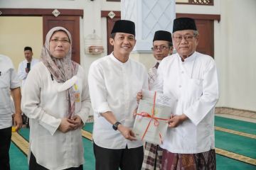 Wamen ATR/BPN serahkan sertifikat wakaf NU-Muhammadiyah Pekalongan