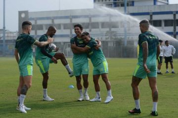 Pelatih Persib apresiasi kinerja tim selama latihan jarak jauh