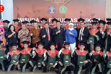 32 Warga binaan Lapas Pemuda kota Tangerang lulus jadi sarjana hukum