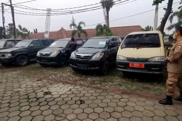 Bapenda Banten kejar kendaraan dinas penunggak pajak di Pandeglang