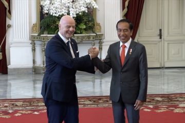 Jokowi & Presiden FIFA sepakati transformasi sepak bola Indonesia