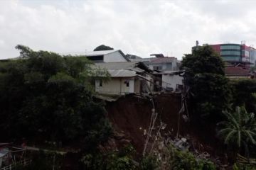 Pemkot Bogor bongkar bangunan dan relokasi di titik lokasi longsor