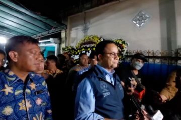 Anies melayat siswa korban tembok sekolah ambruk di rumah duka