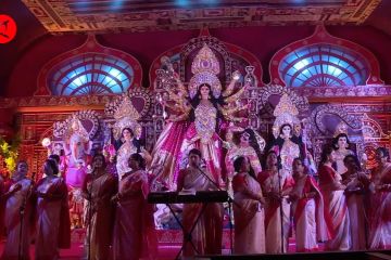 Mumbai rayakan festival Hindu Durga Puja