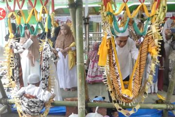 Warga Banjarmasin antusias ikuti tradisi Baayun Maulid