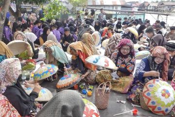 Ratusan warga Banjarmasin antusias ikuti festival menghias tanggui