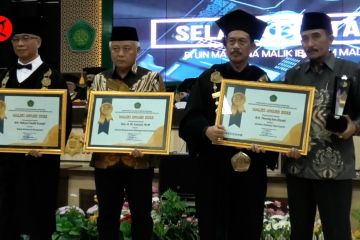 UIN Maliki Malang beri penghargaan ke Ketua Umum PBNU dan 2 alumninya