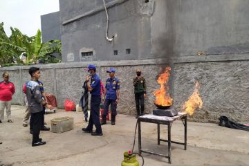 Warga Cilangkap dilatih cegah kebakaran