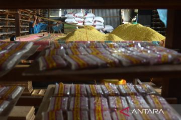 Pengusaha tempe keluhkan kedelai impor kembali naik