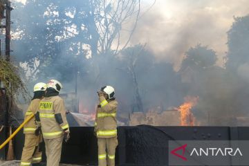 Pemkot Jakbar bantu dokumen kependudukan  korban kebakaran Kebon Jeruk