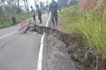 Hujan lebat sebabkan jalan Geumpang - Meulaboh amblas