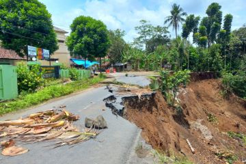 BPBD Tasikmalaya usulkan bangun jalan darurat di lokasi longsor