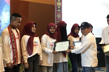 PT Pelindo beri sertifikat pada 13 siswa Maluku terpilih program IPCC