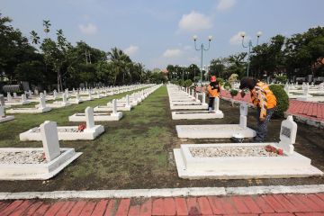 Surabaya benahi makam pahlawan menjelang Hari Pahlawan