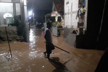 Hujan deras akibatkan banjir dan longsor di Semarang