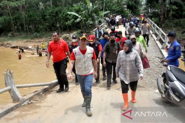 Mensos  tinjau bencana banjir terparah di Kec. Munjungan Trenggalek