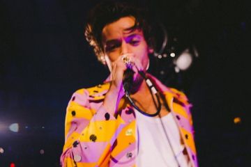 Harry Styles batalkan konsernya minggu ini karena alami flu