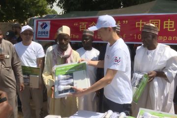 Desa di Nigeria diterangi lampu tenaga surya dari perusahaan China