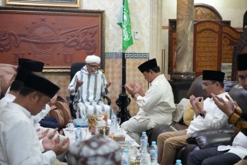 Menhan Prabowo sowan ke kediaman Rais Aam PB NU di Surabaya