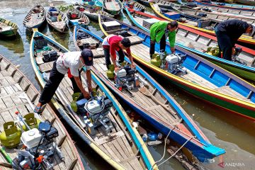 Bantuan konverter kit BBM ke BBG untuk nelayan di Palembang