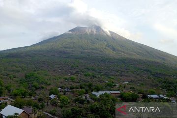 Tiga desa di kaki gunung Ile Lewotolok diminta waspadai longsoran lava