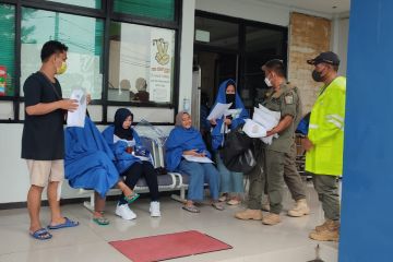 Satpol PP selamatkan 11 penumpang kapal terombang-ambing di lautan