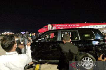 Presiden Jokowi tiba di Phnom Penh hadiri KTT ke-40 dan ke-41 ASEAN