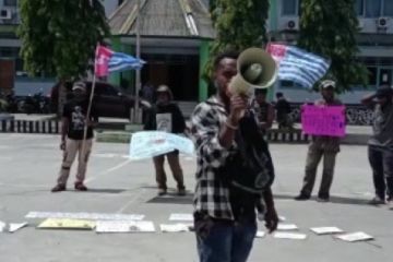 Polisi amankan 13 mahasiswa USTJ demo kibarkan bendera Bintang Kejora