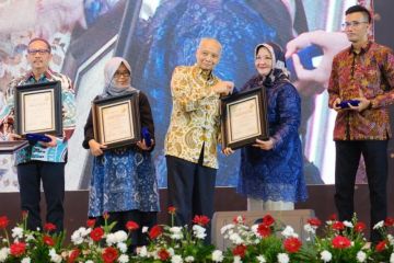 Guru Besar FTUI raih penghargaan Habibie Prize 2022