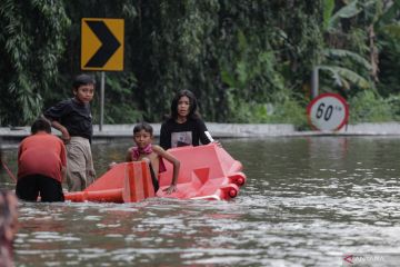 Ruas Tol Jakarta-Tangerang KM 26 terendam banjir