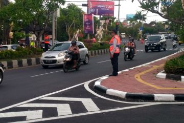 Pengaturan lalu lintas kendaraan di Bali terpantau lancar