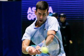 Djokovic atasi permainan Fearnley dan melaju ke putaran tiga Wimbledon