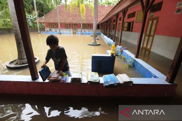 Sekolah dasar terendam banjir di Klaten