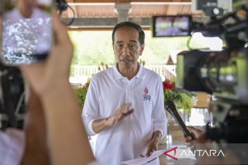 Konferensi pers Presiden Jokowi usai menanam mangrove bersama pemimpin negara G20