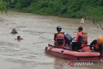 Tim SAR cari korban tenggelam di Sungai Cimanceuri Tangerang