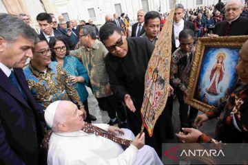 PWKI beri hadiah bernuansa Indonesia kepada Paus Fransiskus