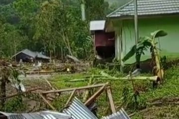 Banjir terjang daerah di Majene akibatkan tujuh rumah rusak