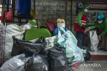 DPRD Karawang menuntaskan Raperda tentang Bank Sampah