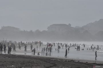 Hoaks! Air pantai Pangandaran surut usai gempa Cianjur