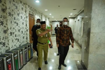 Pejabat Pemkot Jakbar diminta rutin pantau prasarana umum