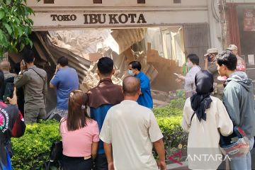 Sejumlah kantor dan toko di Cianjur rusak akibat gempa 5,6 M