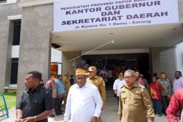 Wamendagri Tinjau Kantor Sementara Pemerintah Provinsi Papua Barat Daya